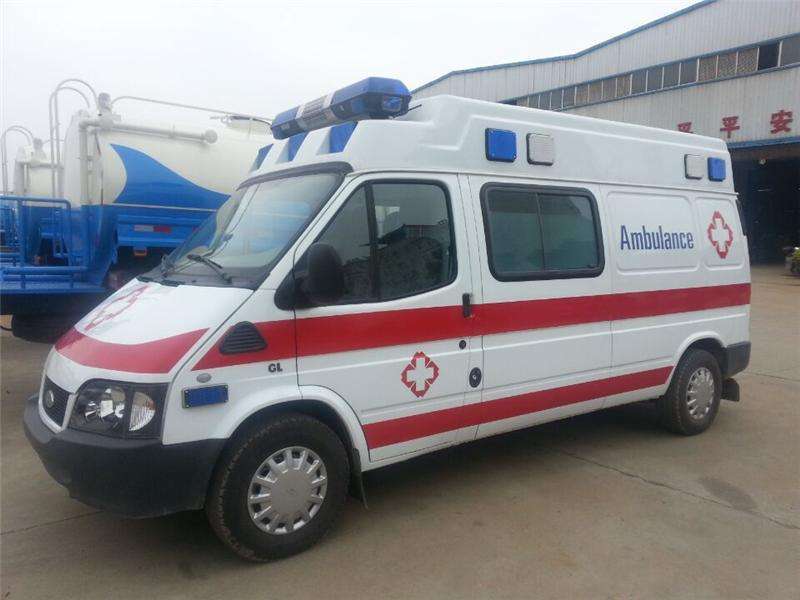 救護(hù)車和醫(yī)療車有什么區(qū)別？救護(hù)車廠家專業(yè)為你解答。01